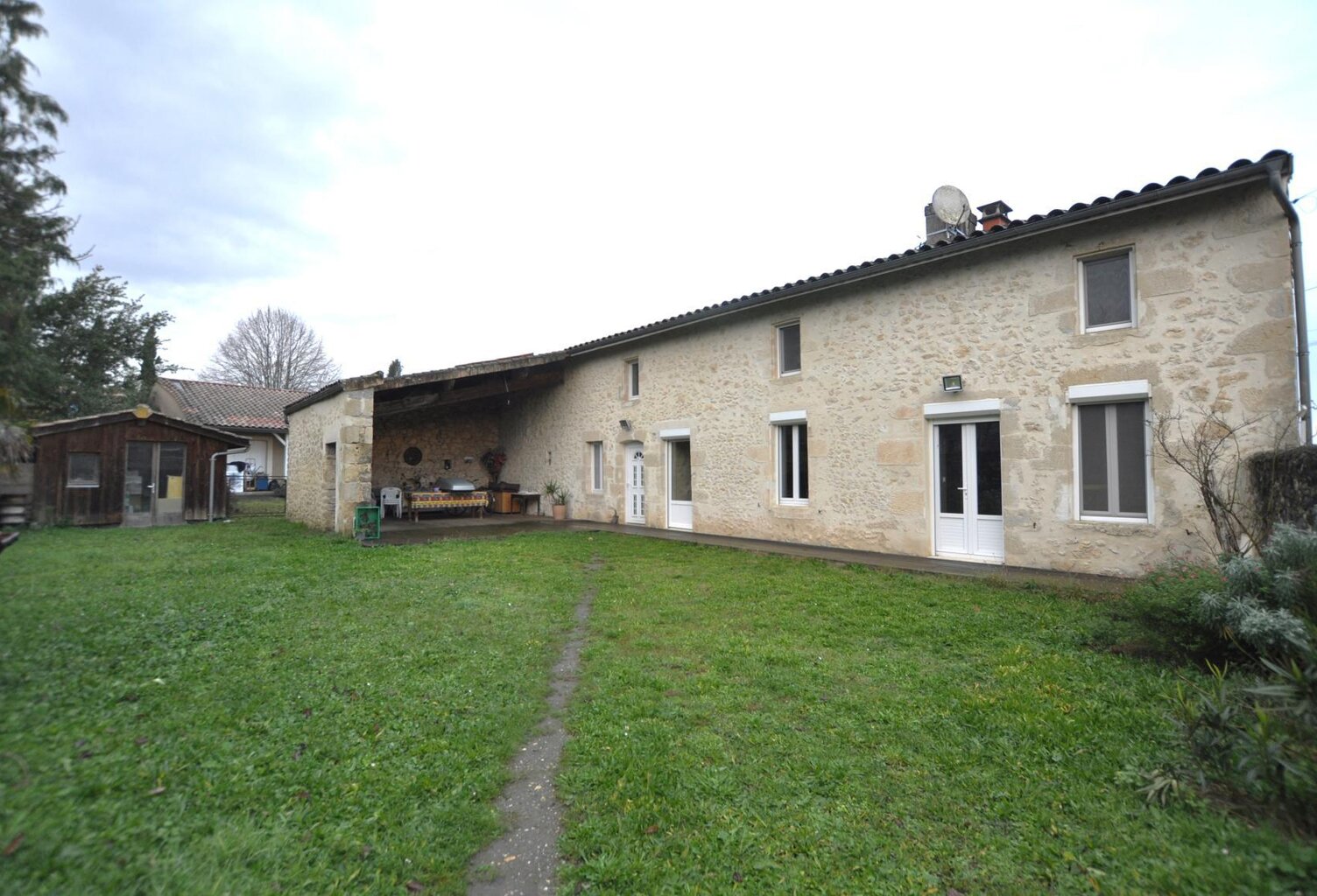 Location maison 7 pièces 267 m² à Illats (33720) — photo 1