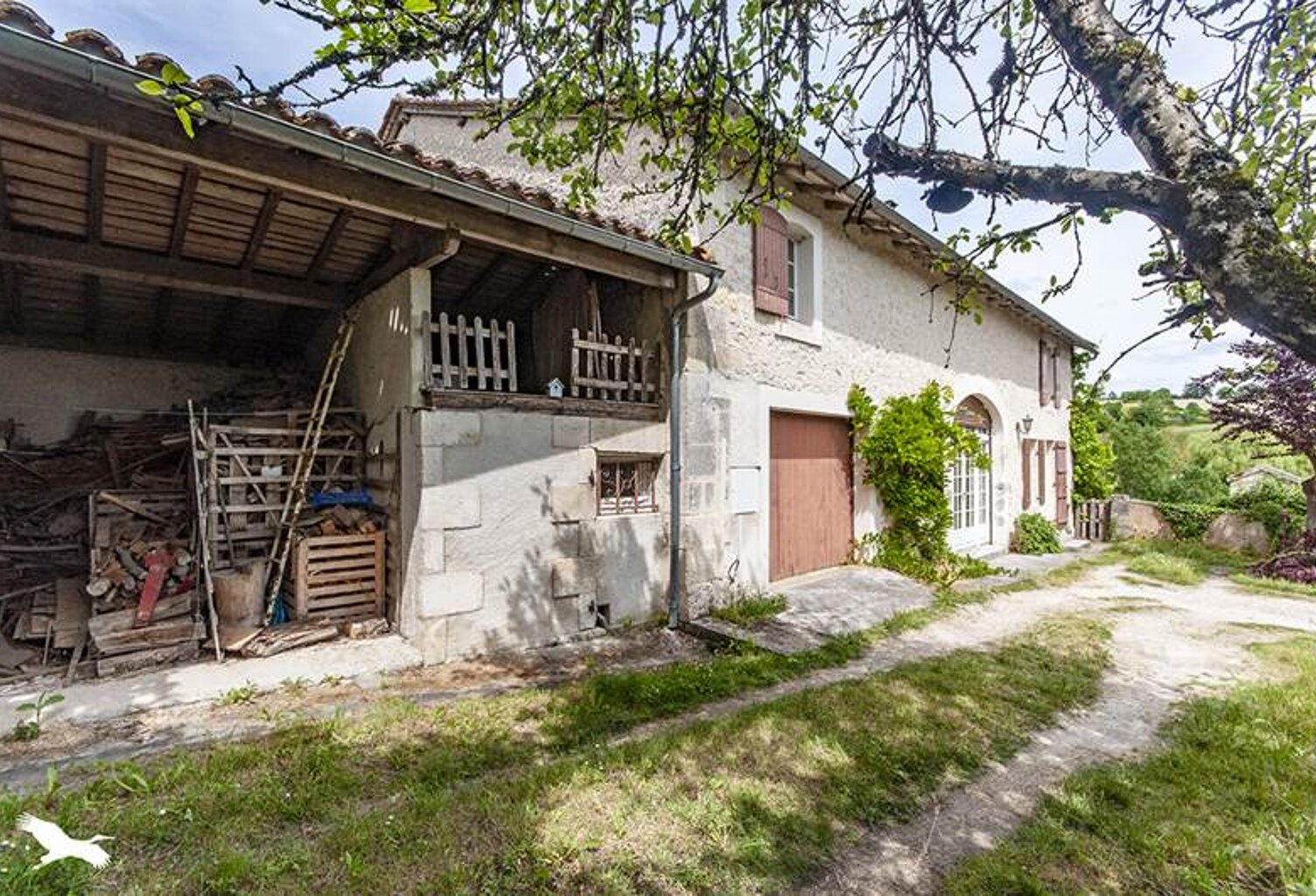 Maison en pierre de 6 pièces principales — photo 1