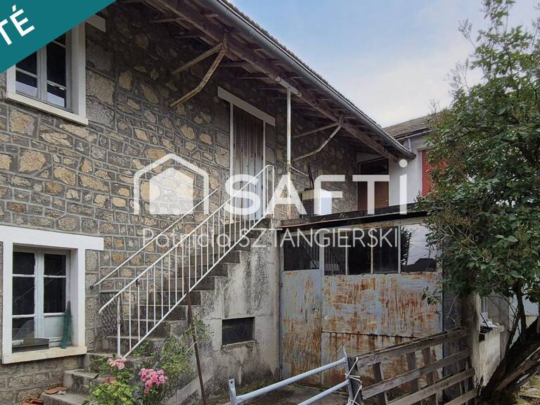 Maison d'habitation avec grand garage en-dessous, plusieurs dépendances, grand terrain. — photo 1