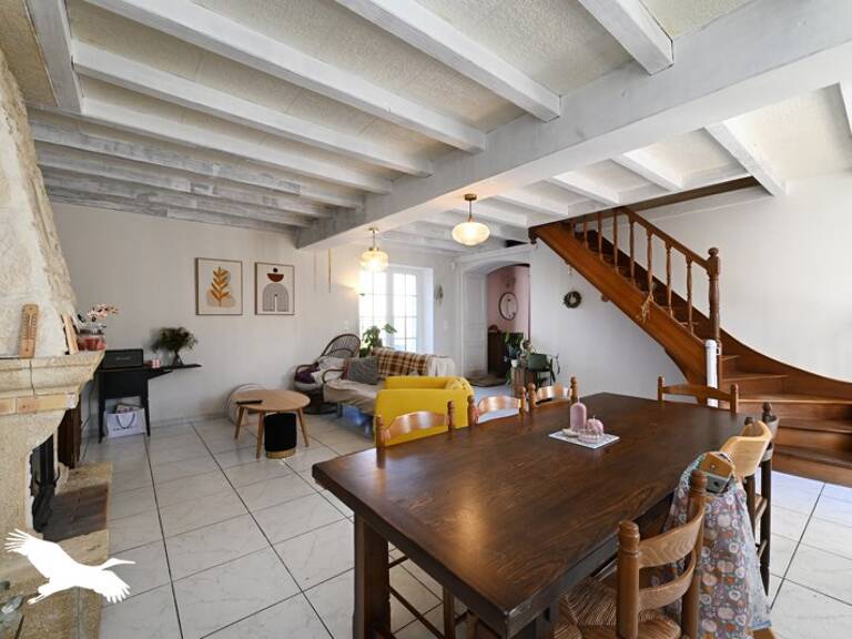 Maison en pierre de 5 pièces principales — photo 1