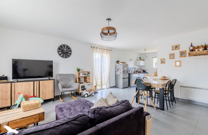 Vente maison 4 pièces 80 m² Petit-Palais-et-Cornemps (33570) — photo 2