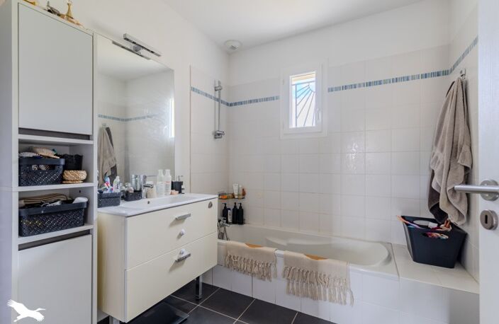Vente maison 4 pièces 80 m² Petit-Palais-et-Cornemps (33570) — photo 5