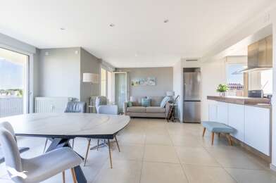 Appartement 4 pièces 276120 €