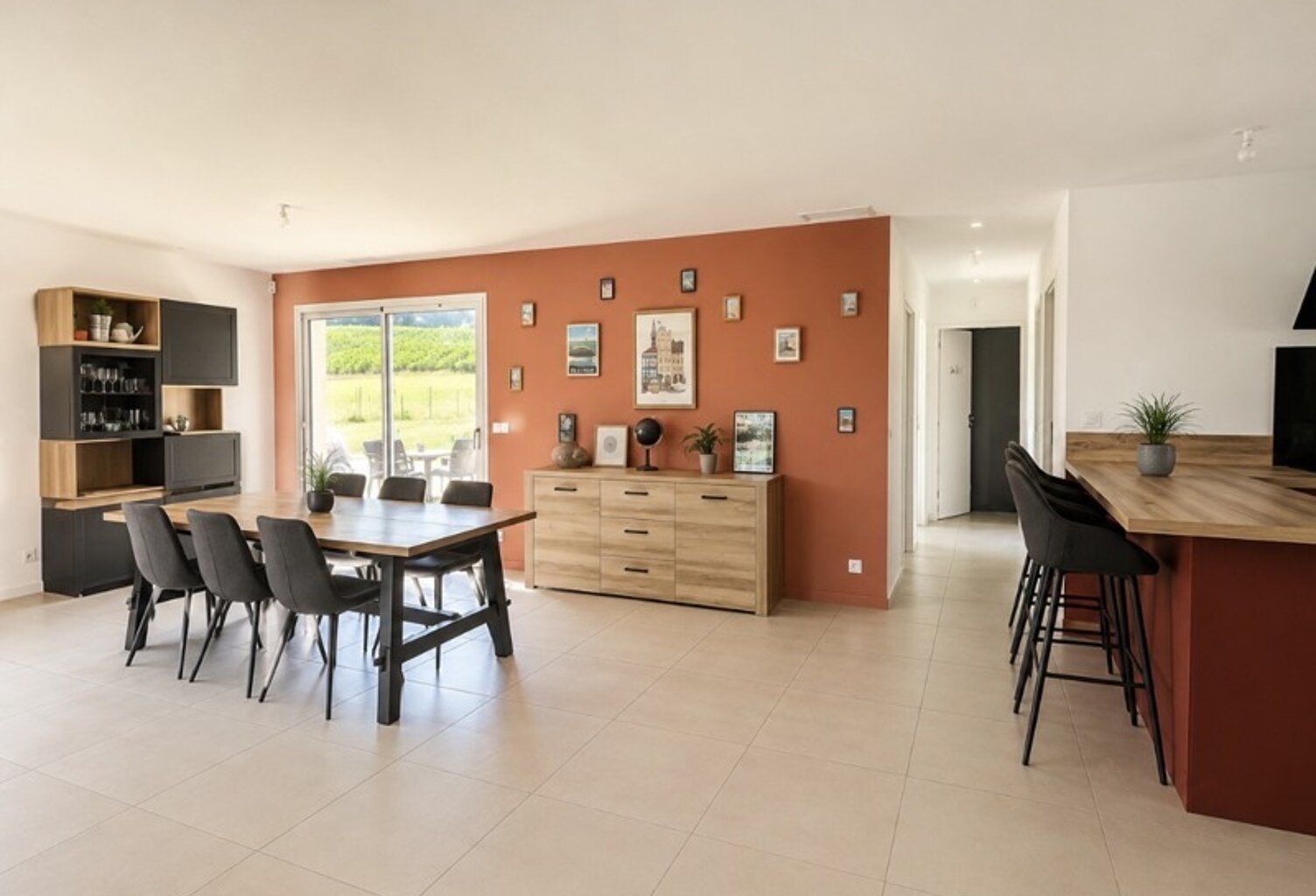 Contemporaine de 5 pièces principales — photo 1