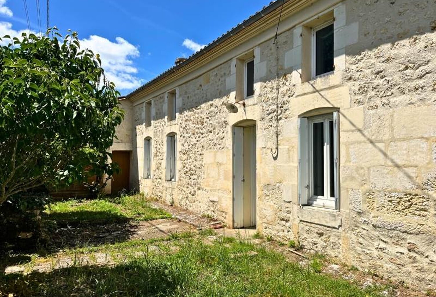 Charentaise de 4 pièces principales — photo 1
