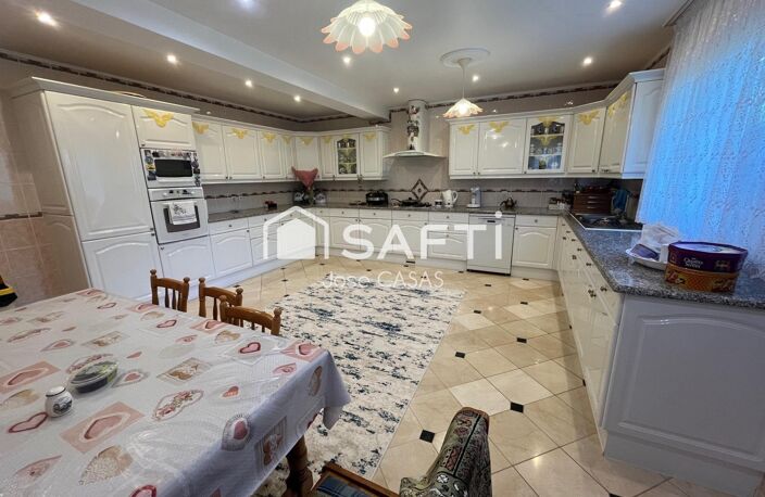 Maison 8 pièces  -  260 m2 — photo 2