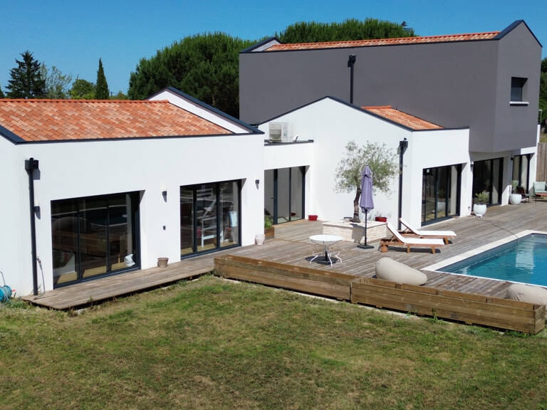 Maison d'Architecte Contemporaine   Coup de Coeur à 4 km de M — photo 1