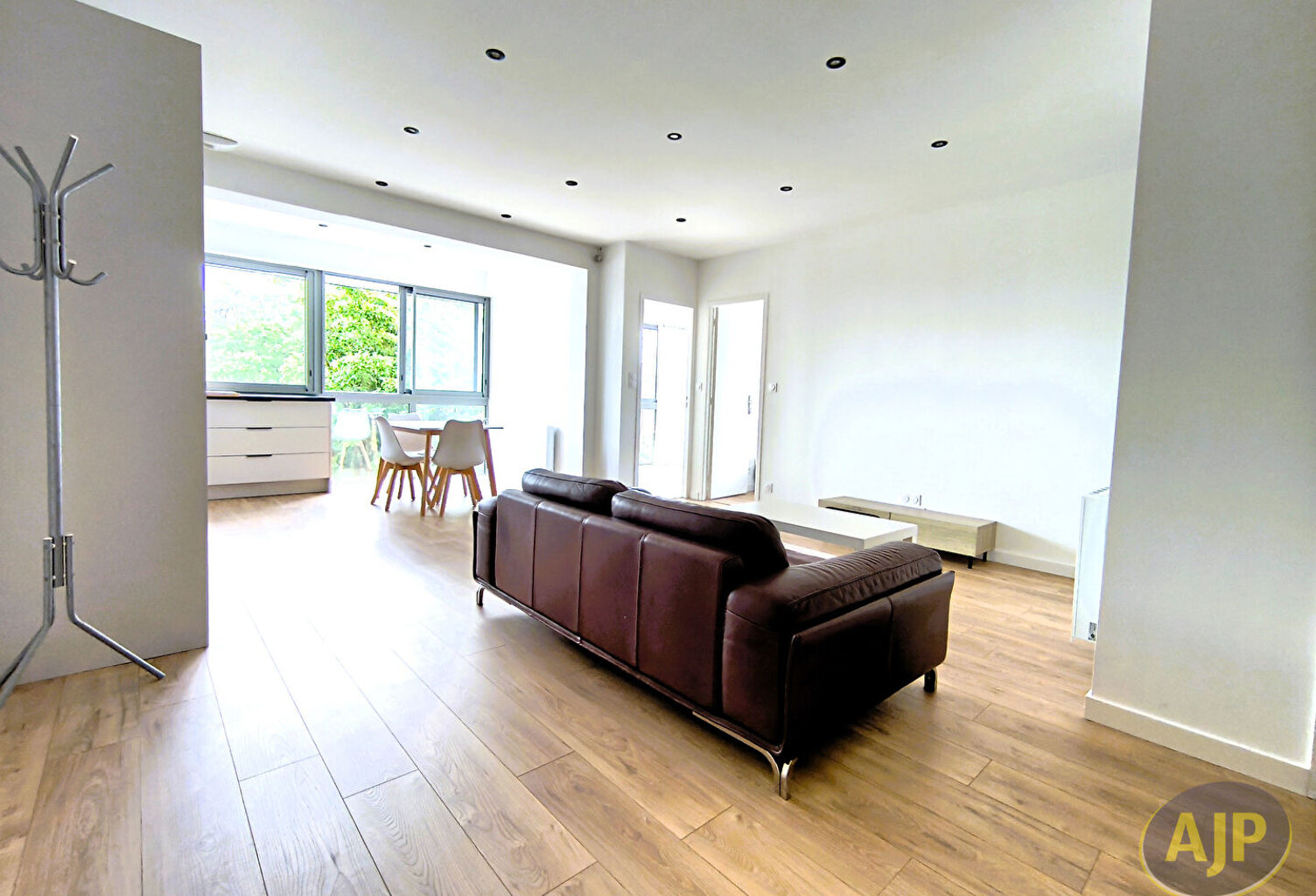 Appartement T4 77.82 m², L'Hermitage — photo 1