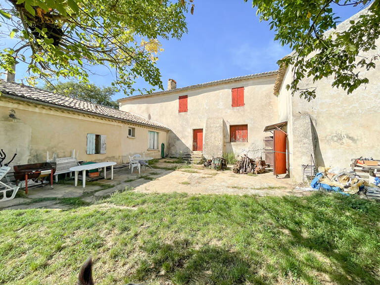 A vendre ancienne ferme à rénover sur env. 4has de terrain — photo 1