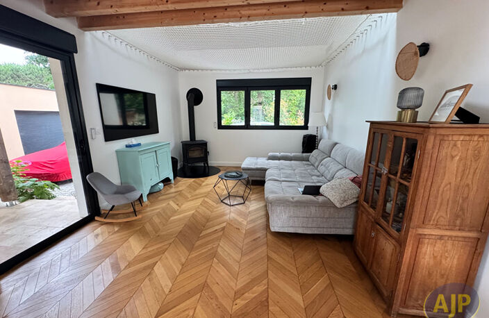 Maison familiale dans son écrin de verdure — photo 3
