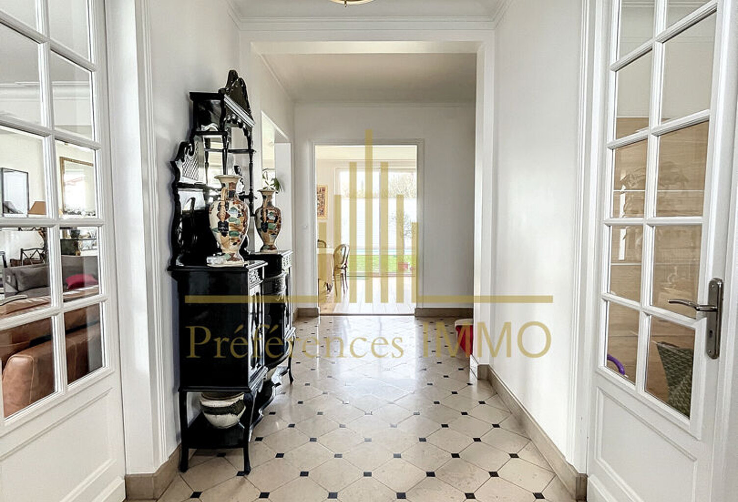 A vendre à Bordeaux Belle maison rénovée aux  prestations de qualité — photo 1
