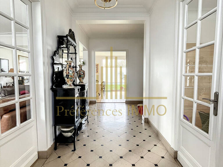 A vendre à Bordeaux Belle maison rénovée aux  prestations de qualité — photo 1