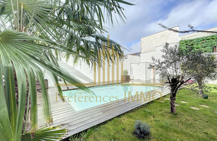 A vendre à Bordeaux Belle maison rénovée aux  prestations de qualité — photo 2