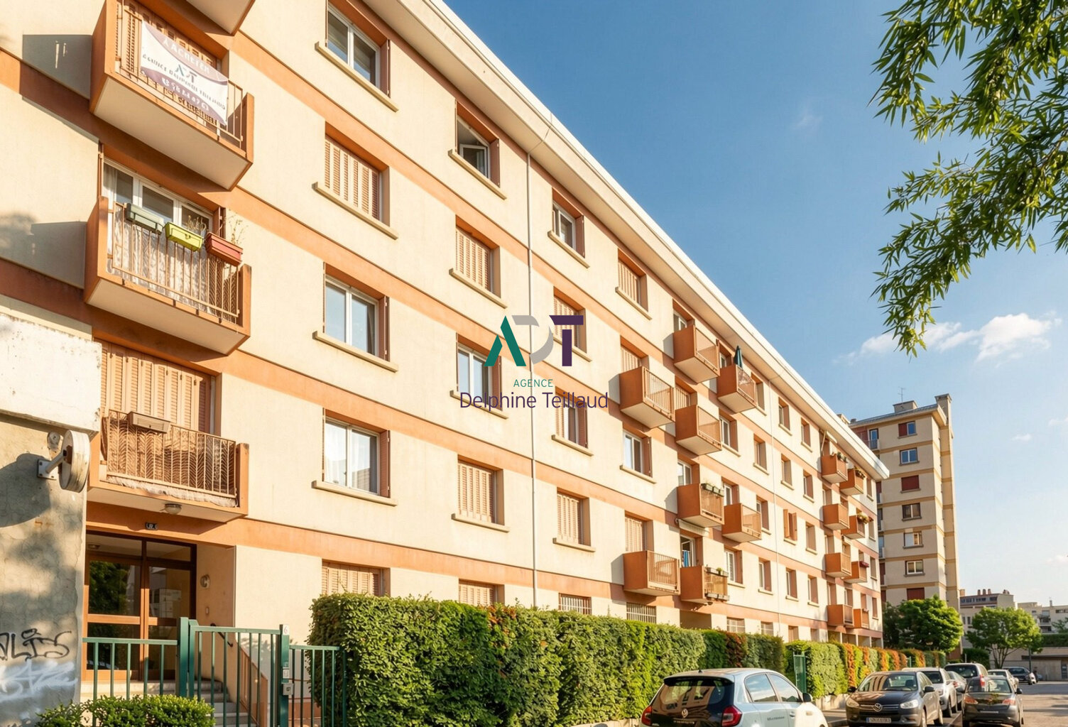 T4 GRENOBLE A RENOVER — photo 1