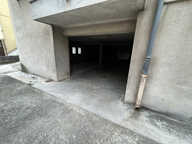 Entrepôt / Local de stockage 150m2   Contes centre — photo 4