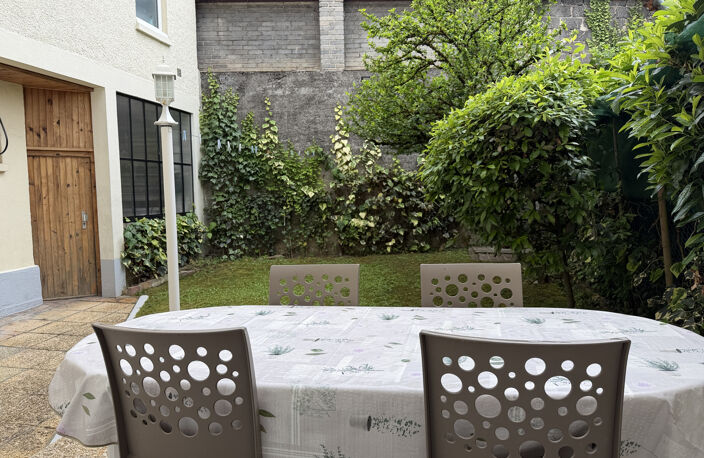 Grande maison familiale   Secteur Gare   Jardin & garage — photo 2