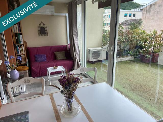 Appartement avec ascenseur et terrasse — photo du bien