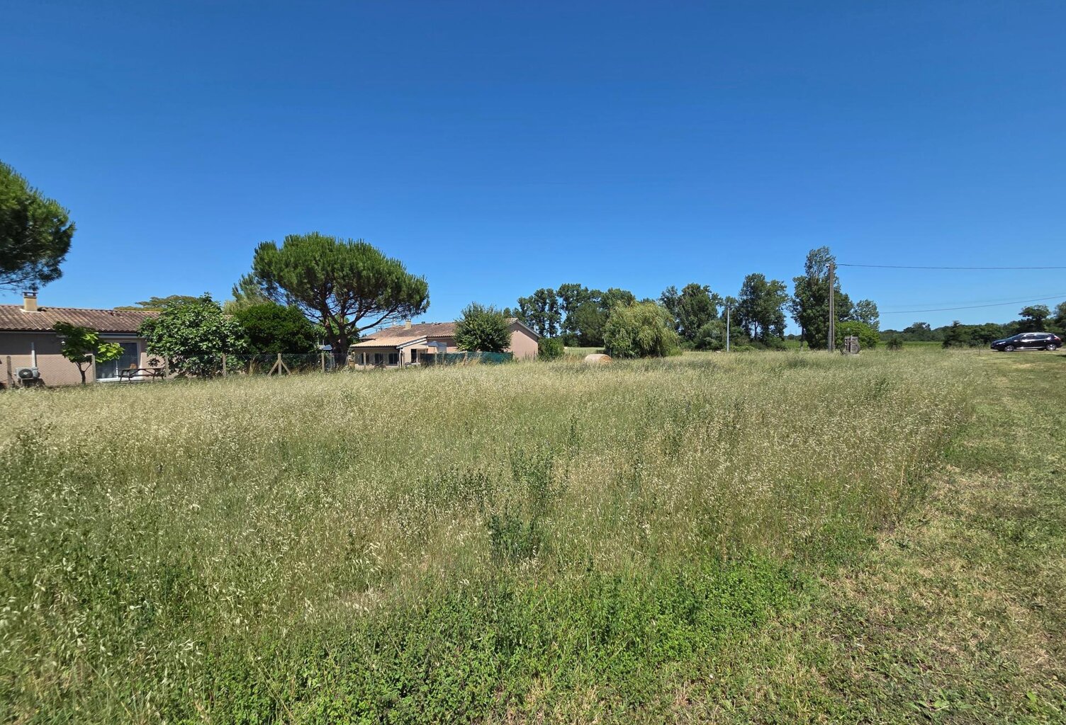 Terrain à bâtir, secteur calme, proche commodités — photo 1