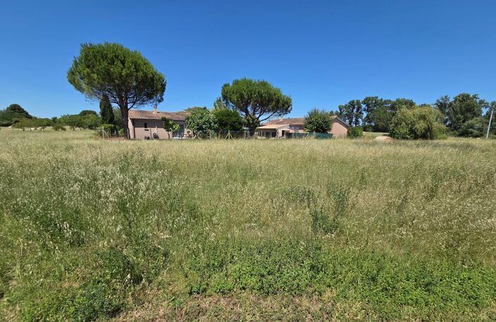 Terrain à bâtir, secteur calme, proche commodités — photo 3
