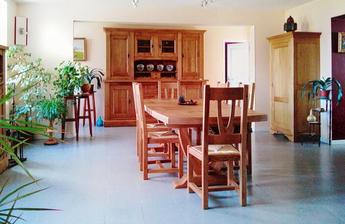 ANCIENNE LAITERIE 5 CHAMBRES ET NOMBREUSES DEPENDANCES — photo 2