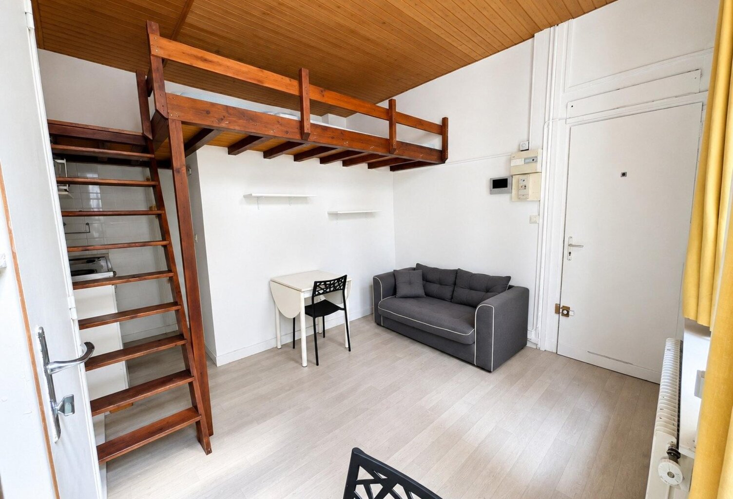 Studio mezzanine — photo 1