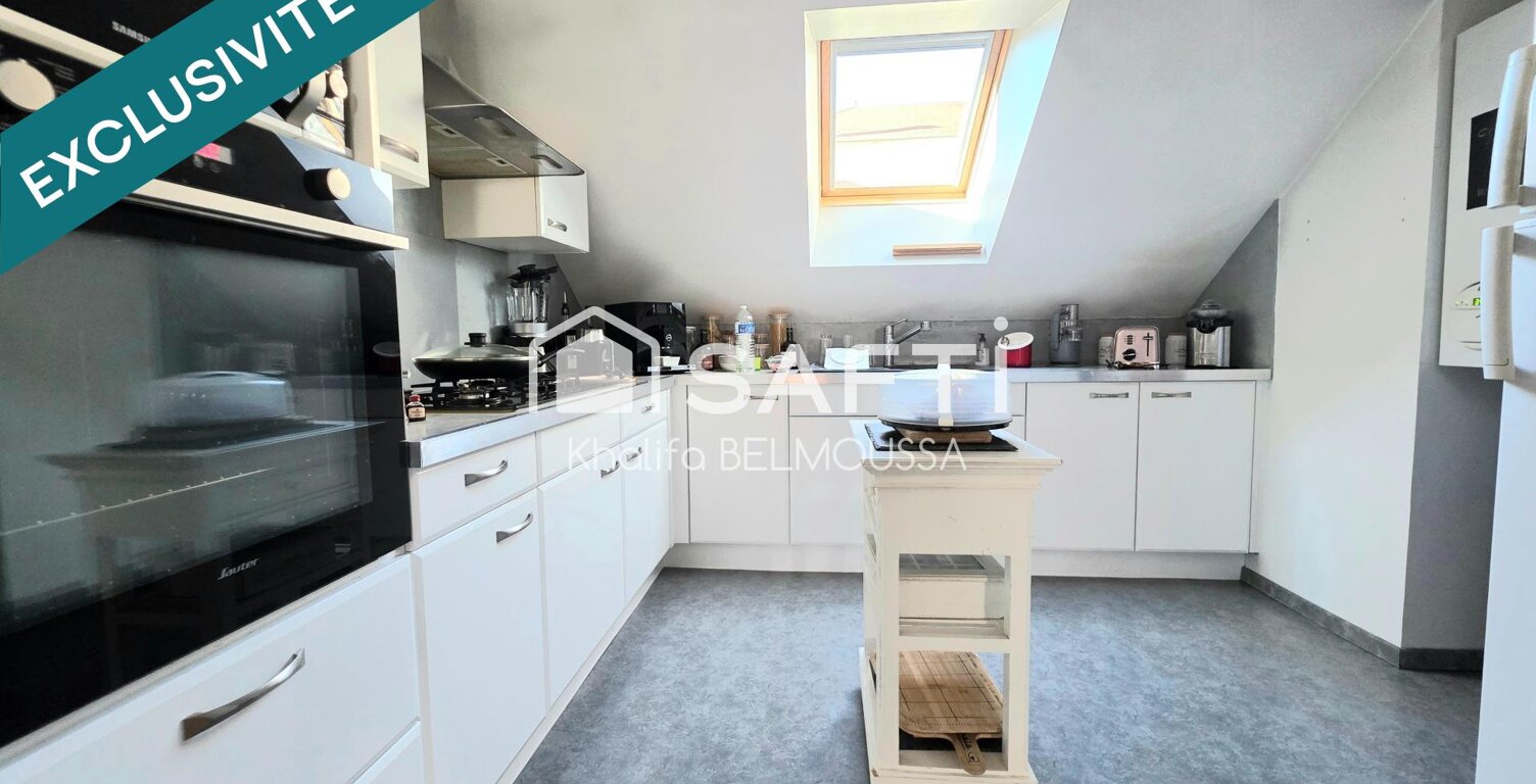 Profitez de tous les avantages du centre-ville de Belley sans les nuisances sonores grâce à cet appartement idéalement situé. — photo 1