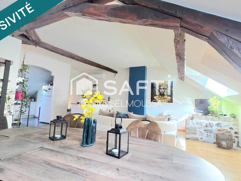 Profitez de tous les avantages du centre-ville de Belley sans les nuisances sonores grâce à cet appartement idéalement situé. — photo 1