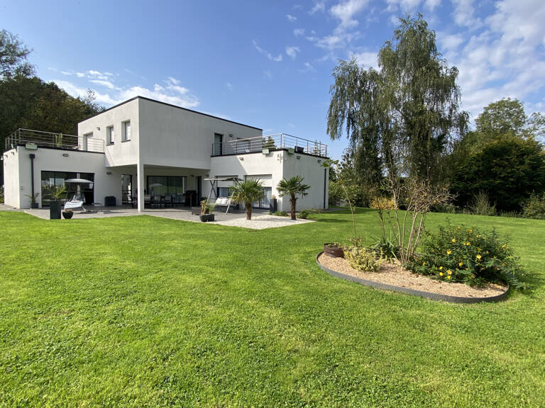 Contemporaine sur 8000 m2 proche SAINT POL SUR TERNOISE — photo 1