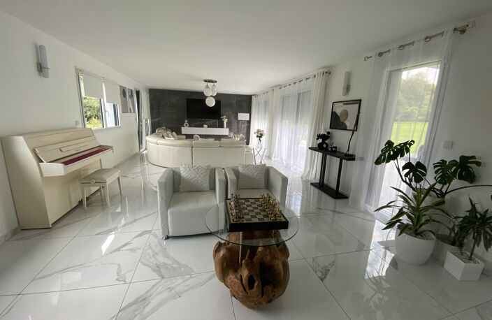 Contemporaine sur 8000 m2 proche SAINT POL SUR TERNOISE — photo 3