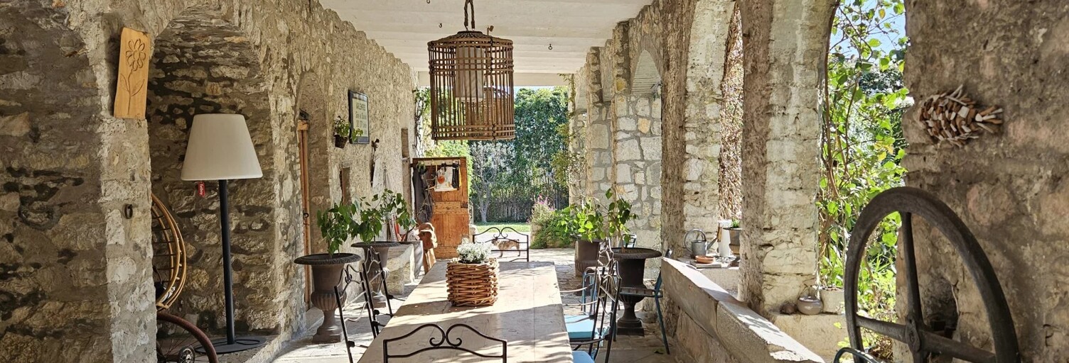 Maison 14 Pièces 354 m² à vendre à La Colle-sur-Loup (06480)
