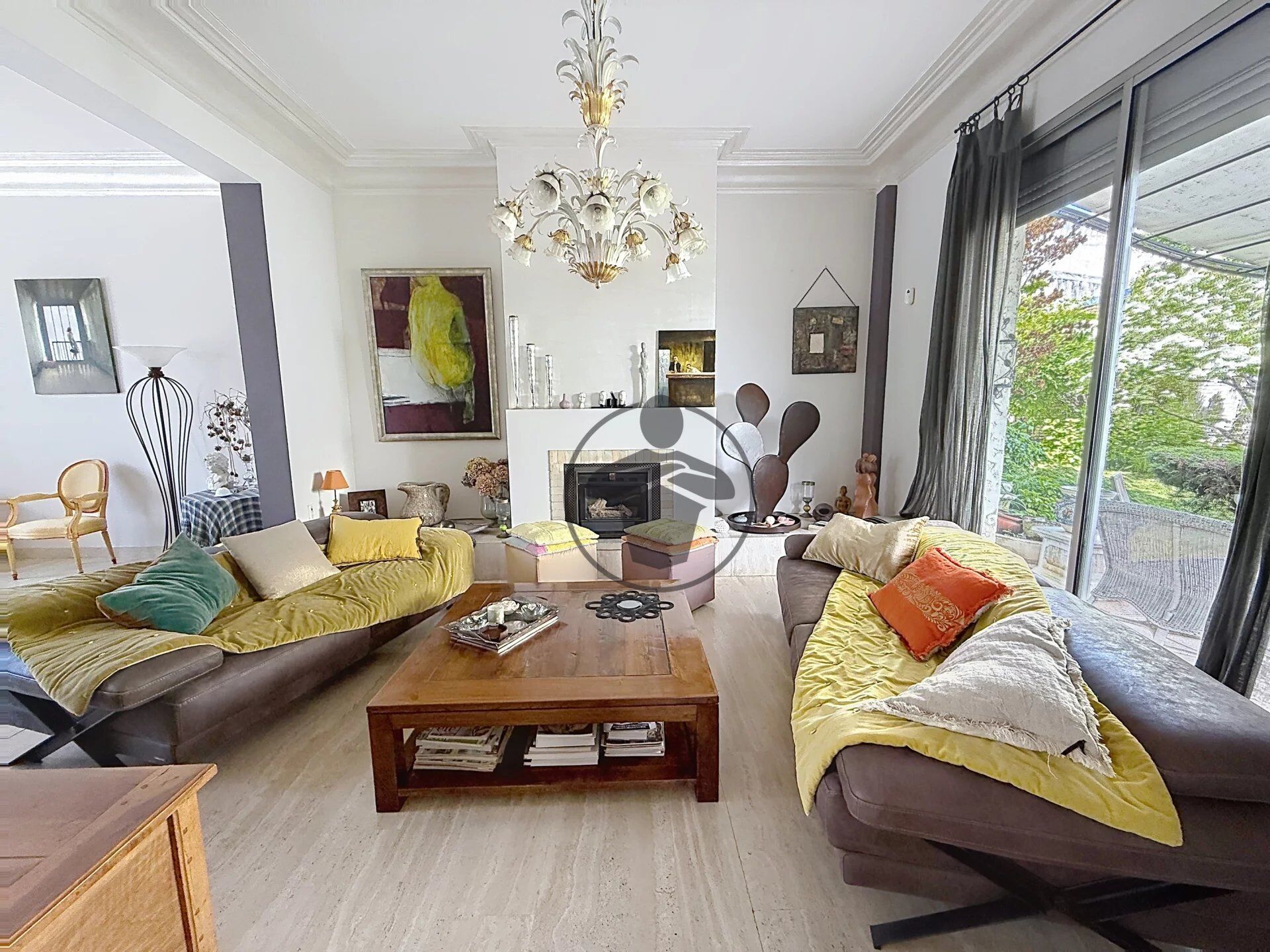 Maison 8 pièces 252 m² · à Saint-Quentin · 252 m² · 365 000 €