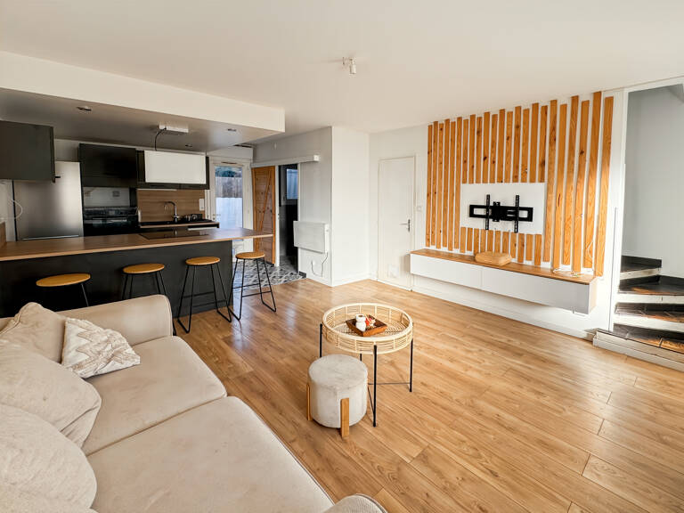 PAREMPUYRE - EN EXCLUSIVITE ! - Maison de ville  de type T3 — photo 1