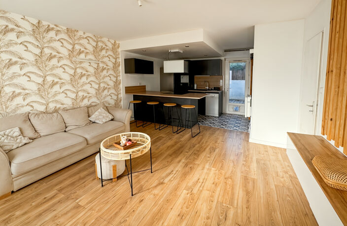 PAREMPUYRE - EN EXCLUSIVITE ! - Maison de ville  de type T3 — photo 2