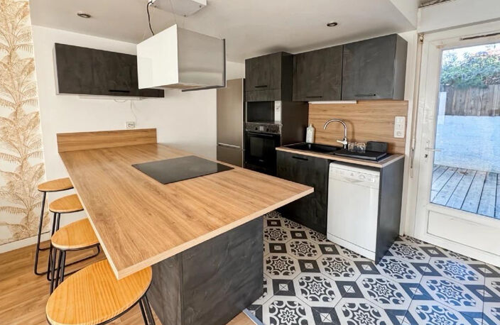 PAREMPUYRE - EN EXCLUSIVITE ! - Maison de ville  de type T3 — photo 3