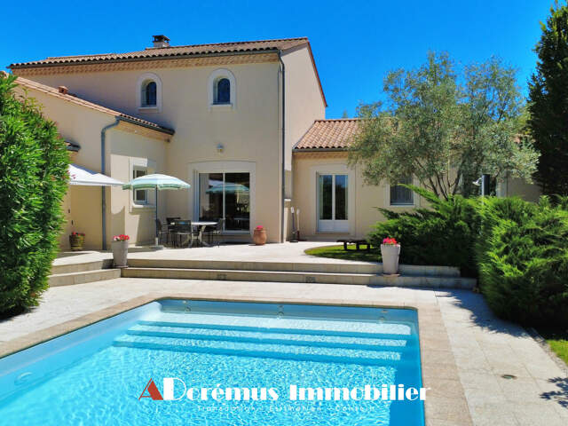 HAUT BOULIAC   Villa provençale avec piscine chauffée et jar — photo du bien