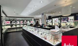 Commerce  60 m² à vendre à Urrugne (64122)