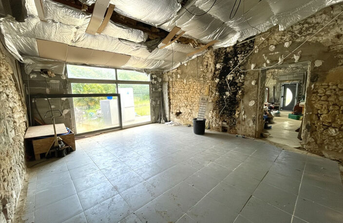 Rare à St Agnant:  Maison de 190 m² à réinventer sur un terrain de 1300 m² constructible : un potentiel exceptionnel ! — photo 4