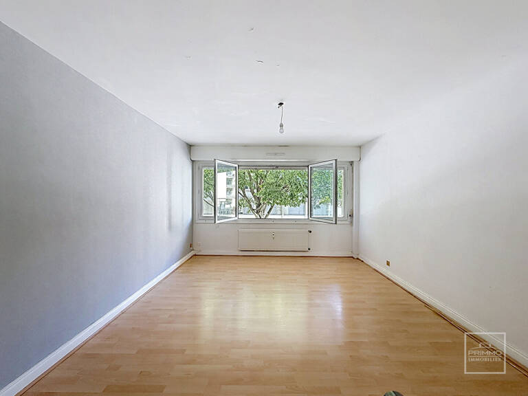 LYON 7, DEBOURG, T3 TRAVERSANT EST/OUEST, 72m², GARAGE & CAVE — photo 1