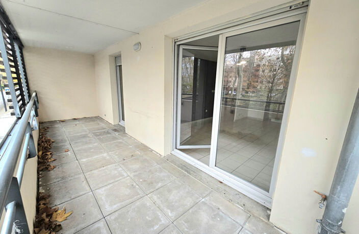 Toulouse 31200 METRO CANAL DU MIDI secteur des Ponts Jumeaux appartement T4  de 75.20m²- Terrasse 12.10m² - 2 Parkings — photo 2