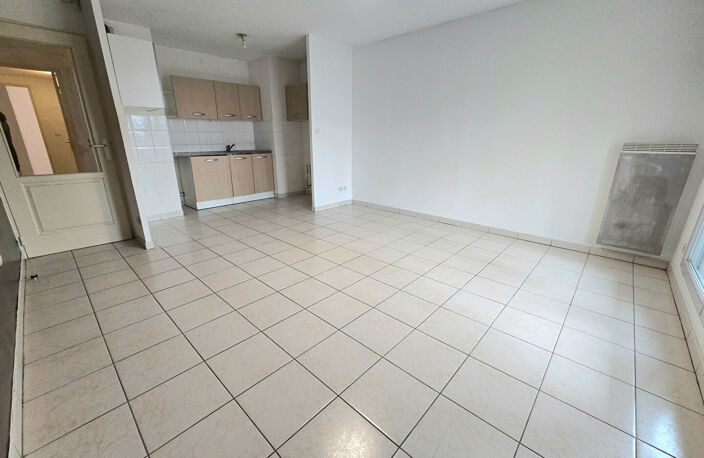 Toulouse 31200 METRO CANAL DU MIDI secteur des Ponts Jumeaux appartement T4  de 75.20m²- Terrasse 12.10m² - 2 Parkings — photo 3