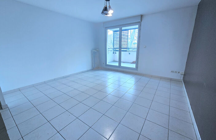 Toulouse 31200 METRO CANAL DU MIDI secteur des Ponts Jumeaux appartement T4  de 75.20m²- Terrasse 12.10m² - 2 Parkings — photo 4
