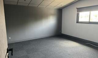 Commerce  600 m² à louer à Saint-Cyr-sur-Loire (37540)