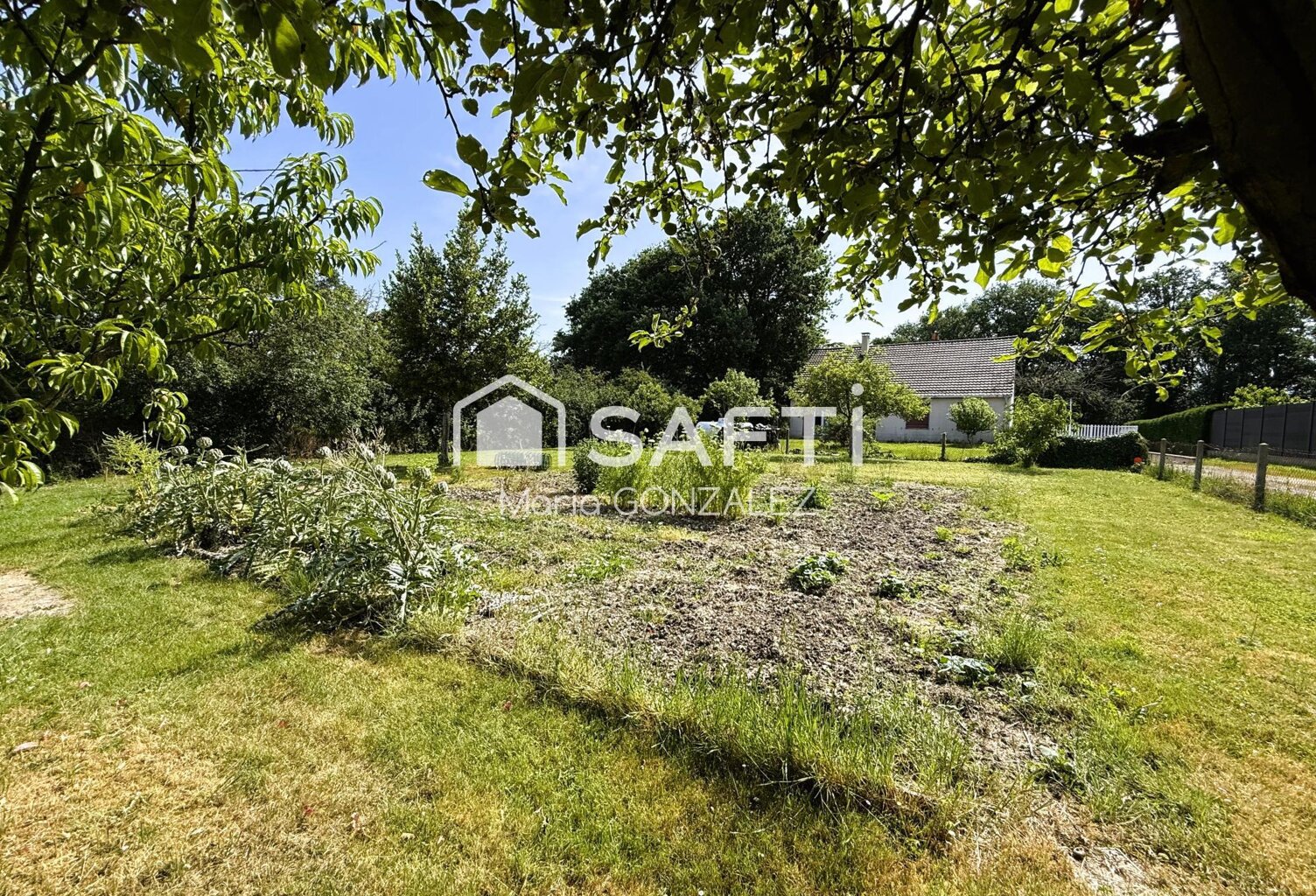 Terrain 675 m² libre constructeur au calme — photo 1