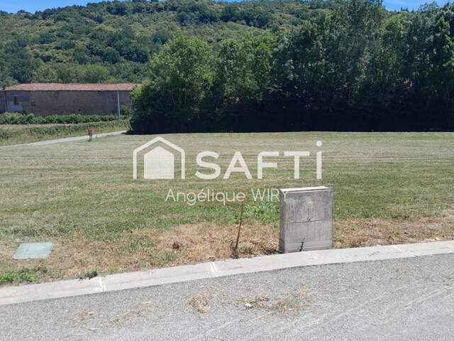 Terrain Constructible Viabilisé de 1560 m² — photo du bien