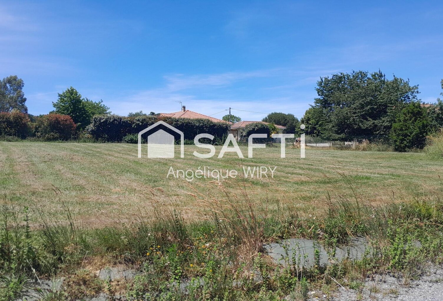 Terrain Constructible Viabilisé de 1492 m² — photo 1