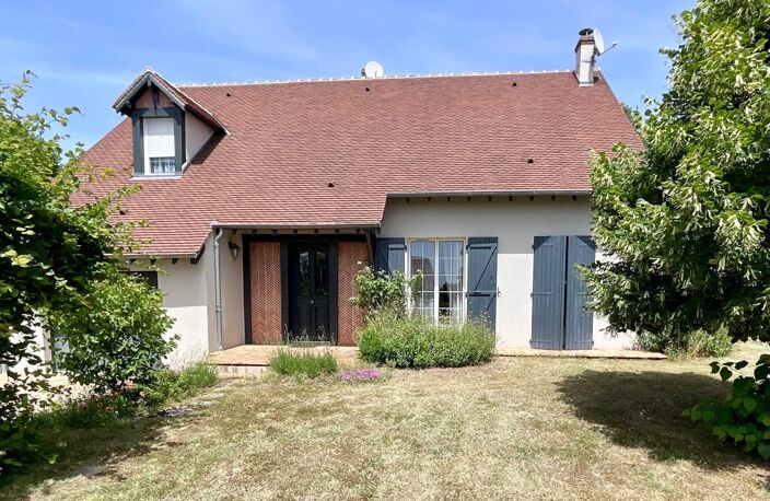 Maison avec piscine à Mehun sur Yèvre — photo 2