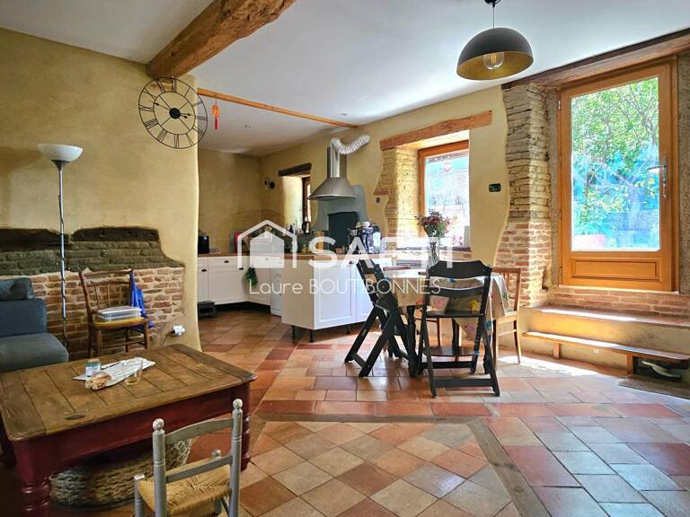 Maison de village avec extérieur — photo 1