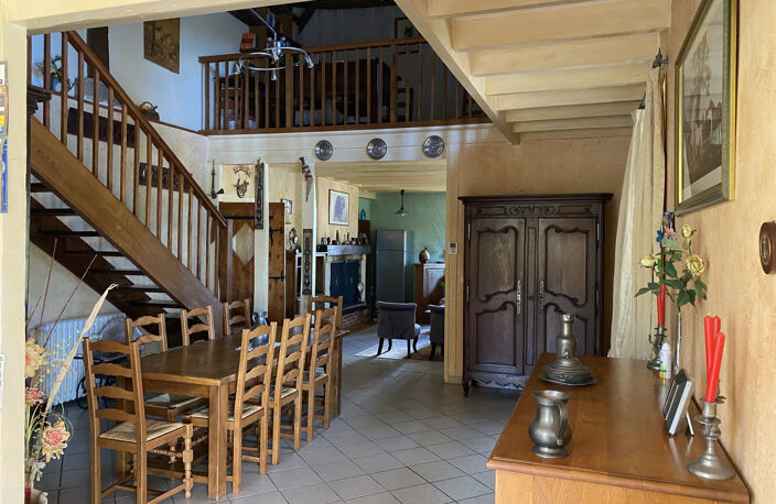 Propriété sur 2.2 hectares avec dépendances et étang. — photo 3