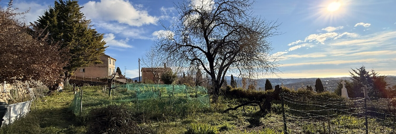 Terrain  678 m² à vendre à Saint-Jeannet (06640)