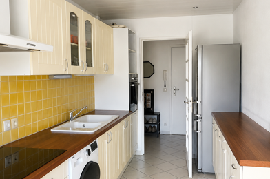 Appartement 4 pièces 915 €